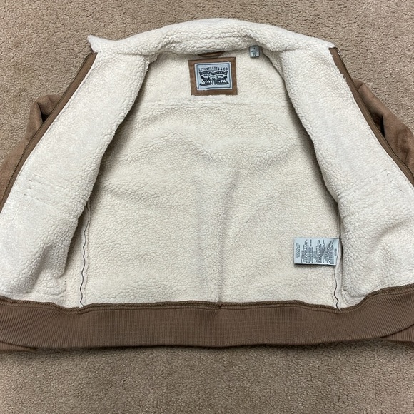 Levi’s women brown suede Sherpa trucker jacket. Small - Picture 5 of 9